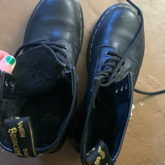 Dr. Martens Lace Up Classic Boots - Picture 2 of 3